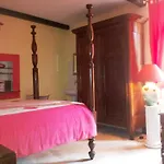 Bed & Breakfast Familiale Au Prieure Avec Acces Parc Et Grandes - Fr-1-589-736 3*