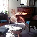 Alojamento de Acomodação e Pequeno-almoço Familiale Au Prieure Avec Acces Parc Et Grandes - Fr-1-589-736 3*