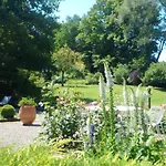 Alojamento de Acomodação e Pequeno-almoço Familiale Au Prieure Avec Acces Parc Et Grandes - Fr-1-589-736 3*