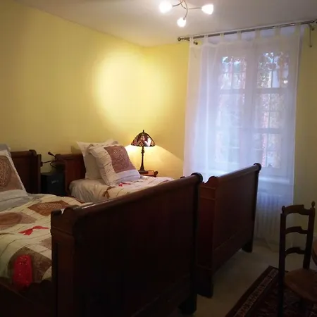 Familiale Au Prieure Avec Acces Parc Et Grandes Bed & Breakfast