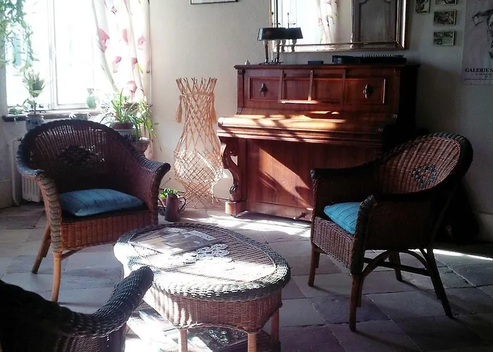 Bed & Breakfast Familiale Au Prieure Avec Acces Parc Et Grandes - Fr-1-589-736 3*